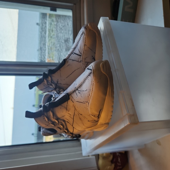 John Geiger 002 - Picture 3 of 4